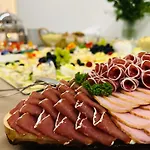 Haus Rosenbaum Am Rennsteig Gruppenhaus - Pension - Ferienhaus Bis 50 Personen ノイウハウス・アム・レンヴェーク