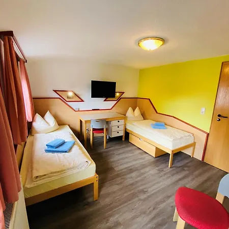 Hotel Haus Rosenbaum am Rennsteig Gruppenhaus - Pension - Begegnungsstätte bis 50 Personen