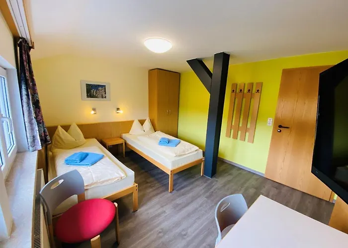 Haus Rosenbaum Am Rennsteig Gruppenhaus - - Begegnungsstaette Bis 50 Personen * Neuhaus am Rennweg