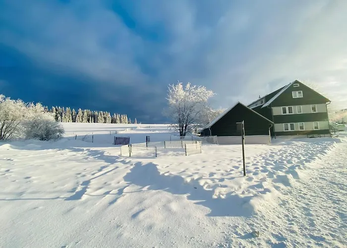 Hotel Haus Rosenbaum am Rennsteig Gruppenhaus - Pension - Begegnungsstätte bis 50 Personen
