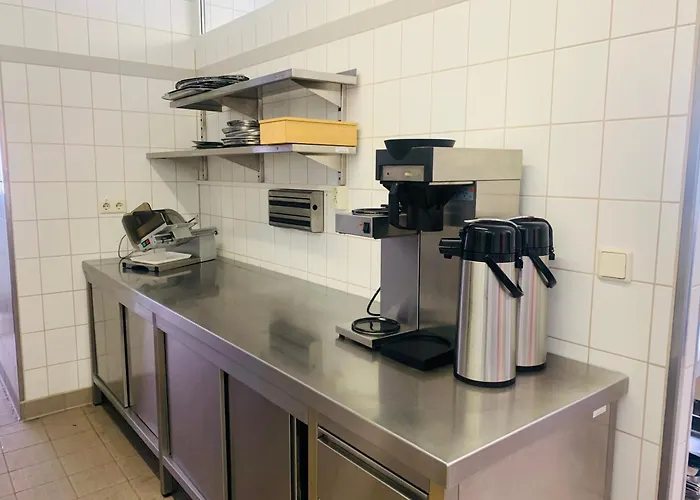 Haus Rosenbaum am Rennsteig Gruppenhaus - Pension - Begegnungsstätte bis 50 Personen Hotel Neuhaus am Rennweg