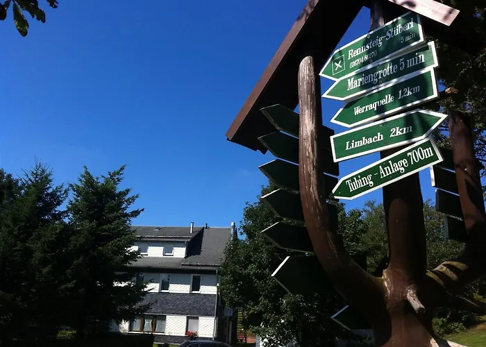 Hotel Haus Rosenbaum Am Rennsteig Gruppenhaus - - Begegnungsstaette Bis 50 Personen Neuhaus am Rennweg