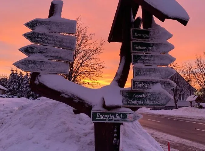 Hotel Haus Rosenbaum am Rennsteig Gruppenhaus - Pension - Begegnungsstätte bis 50 Personen *